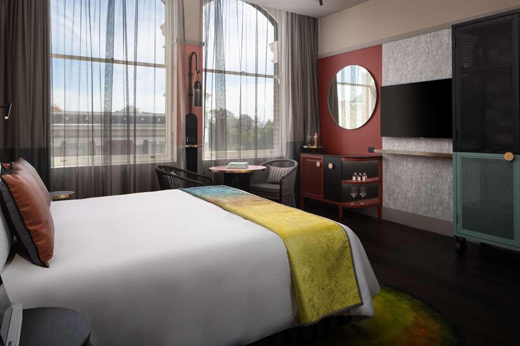 Готель Qt Ньюкасл Номер фото A room at the hotel